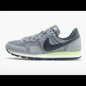 nike pegasus 83 womens